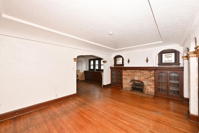 Rare opportunity to own a classic brick duplex in sought-after - photo 6