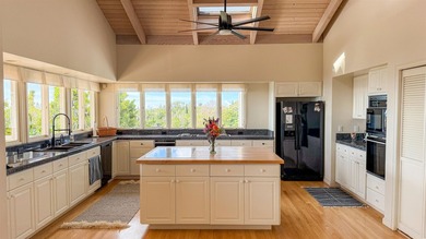 This well-crafted Upcountry home offers sweeping bi-coastal - photo 16
