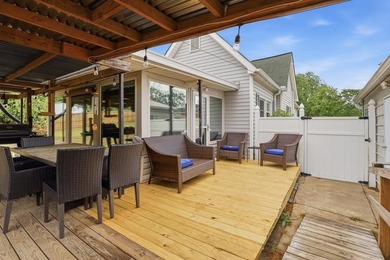 Welcome to 4 Front Street! Step inside this inviting 2-bedroom - photo 17