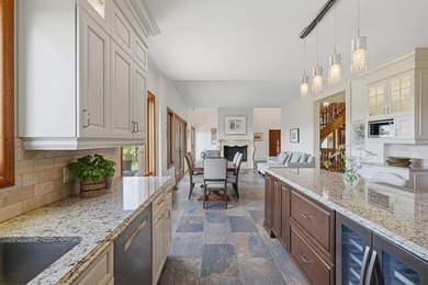 Inspiree des grandes demeures europeennes, cette residence en - photo 25