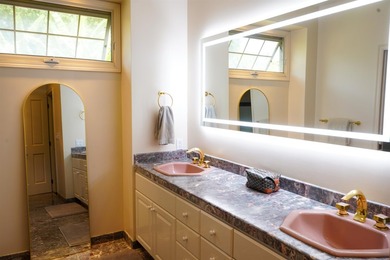 This well-crafted Upcountry home offers sweeping bi-coastal - photo 26