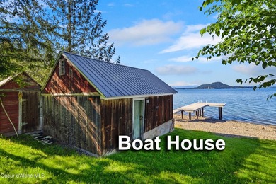 Prime waterfront, level pebble beach frontage with striking - photo 3