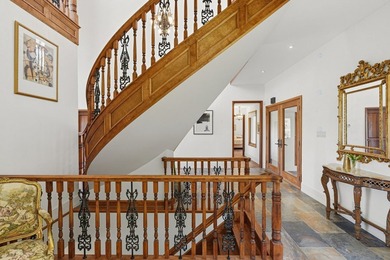 Inspiree des grandes demeures europeennes, cette residence en - photo 49