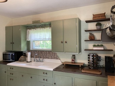 29 Prescott Street offers 975 square feet of well-maintained - photo 5