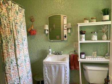 29 Prescott Street offers 975 square feet of well-maintained - photo 10