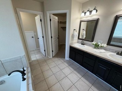 Professional photos soon! Welcome home, to timeless style - photo 10