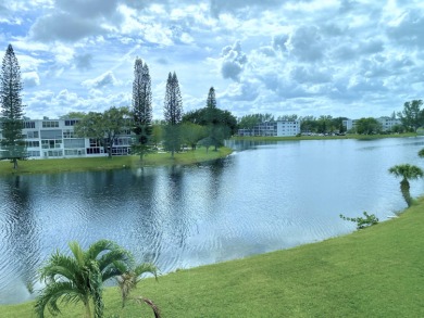 (private lake, pond, creek) Condo For Sale in Deerfield Beach Florida