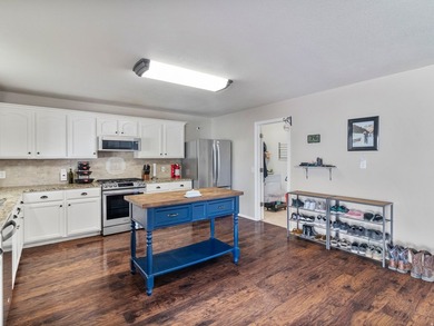 Beautifully updated Stansbury Park home in a prime location near - photo 3