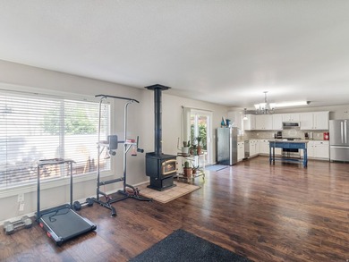 Beautifully updated Stansbury Park home in a prime location near - photo 10