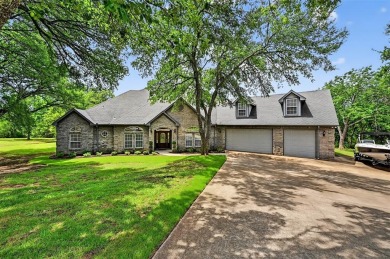 Lake Home For Sale in Pottsboro, Texas
