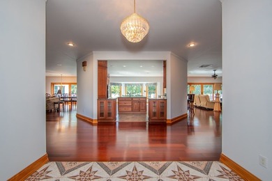 WOW! Don't miss this one! This stunning, one owner, custom - photo 3