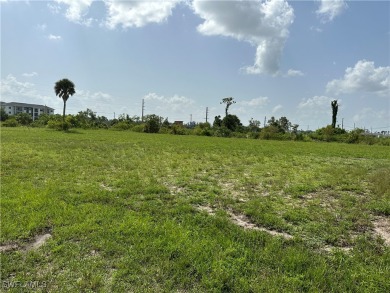 Cape Coral Lakes Area Lot For Sale in Cape Coral Florida