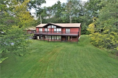 Lake Joseph Home Sale Pending in Forestburgh New York