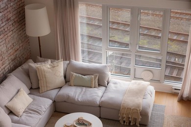 This two-level, 1 bedroom (potential for 2) Gastown loft sits on - photo 13