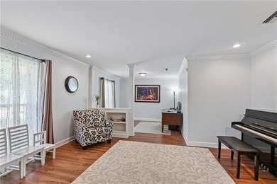 Classic Metairie manor nestled in the highly sought-after Maned - photo 4