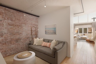 This two-level, 1 bedroom (potential for 2) Gastown loft sits on - photo 21