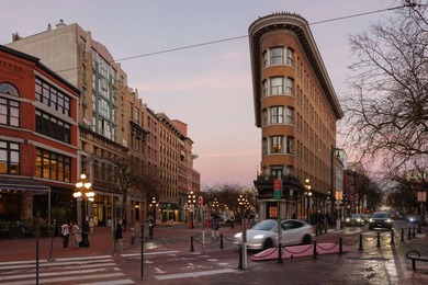 This two-level, 1 bedroom (potential for 2) Gastown loft sits on - photo 36