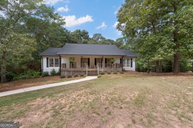 Lake Home For Sale in Hartwell, Georgia