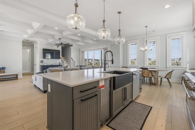 Waterfront six-bedroom, six-bathroom, custom-built 2024 - photo 11