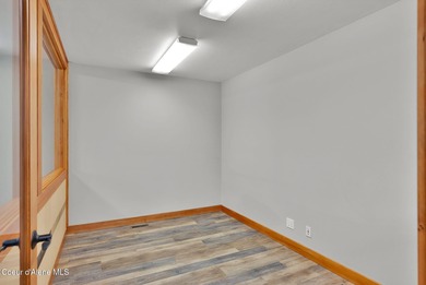 Office/Industrial Building in Warren K Park on a fully fenced