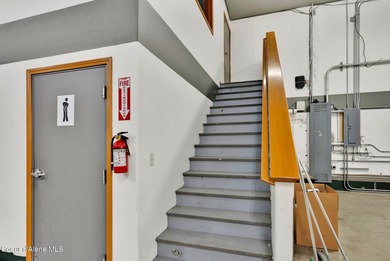 Office/Industrial Building in Warren K Park on a fully fenced