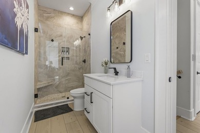 Waterfront six-bedroom, six-bathroom, custom-built 2024 - photo 25
