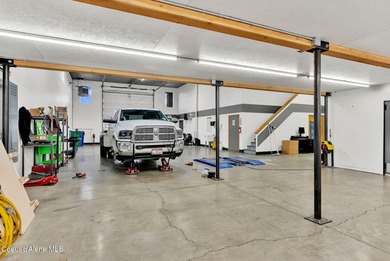 Office/Industrial Building in Warren K Park on a fully fenced