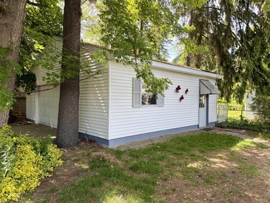 Welcome to this charming 3-bedroom, 1-bath home located in the - photo 27