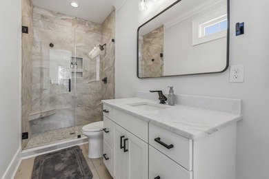Waterfront six-bedroom, six-bathroom, custom-built 2024 - photo 28