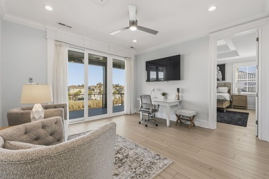 Waterfront six-bedroom, six-bathroom, custom-built 2024 - photo 29