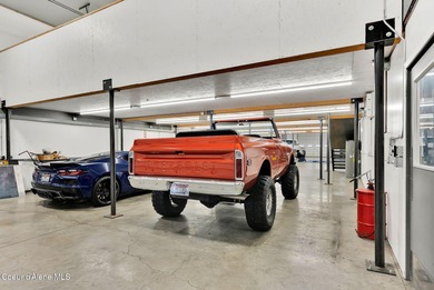 Office/Industrial Building in Warren K Park on a fully fenced
