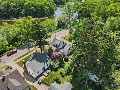 Welcome to this charming 3-bedroom, 1-bath home located in the - photo 33