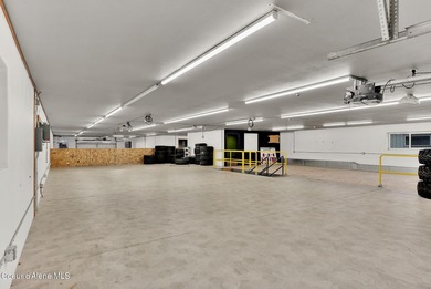 Office/Industrial Building in Warren K Park on a fully fenced