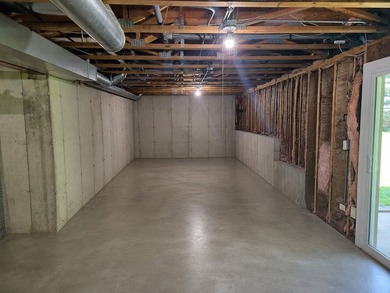 Welcome to 1661 Kensington Drive, nestled on the eastern edge of - photo 44