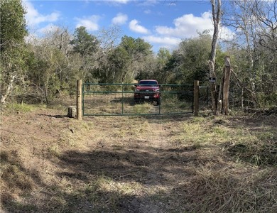 (private lake, pond, creek) Lot For Sale in Alice Texas