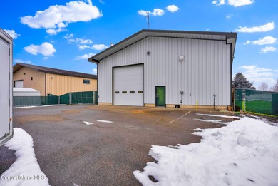 Office/Industrial Building in Warren K Park on a fully fenced