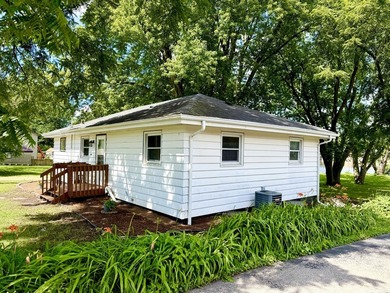 RARE TURNKEY ROCK RIVER COTTAGE! Fully renovated 3 bedroom, 1 - photo 13