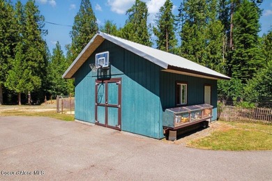 Charming and beautifully maintained home on 1.5 acres in the - photo 15