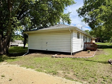 RARE TURNKEY ROCK RIVER COTTAGE! Fully renovated 3 bedroom, 1 - photo 17