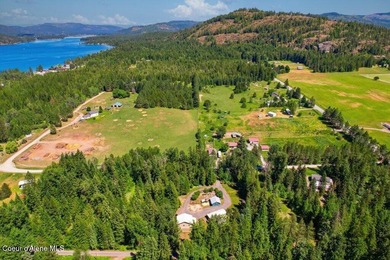 Charming and beautifully maintained home on 1.5 acres in the - photo 21