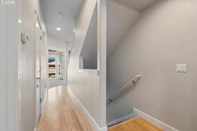 Welcome to this beautifully appointed 2-bedroom, 3-bathroom - photo 10