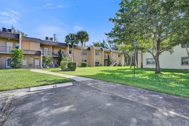 Updated First Floor 2/2 Corner Unit with Water/Preserve Views! - photo 40