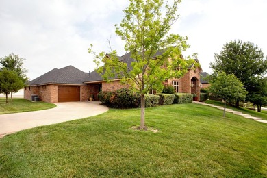 Stunning traditional 5-bed, 4-bath home with open main living - photo 2