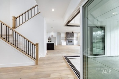*Photo Similar Images* Built for an elevated luxury lifestyle - photo 11