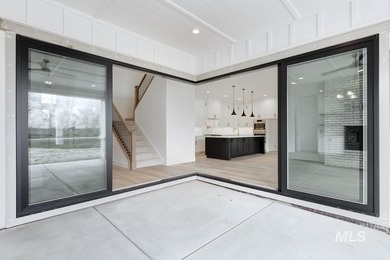 *Photo Similar Images* Built for an elevated luxury lifestyle - photo 12