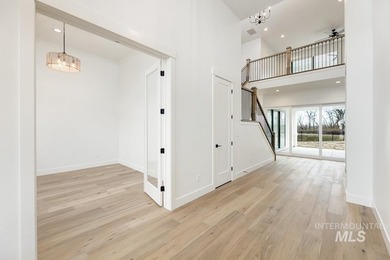 *Photo Similar Images* Built for an elevated luxury lifestyle - photo 16