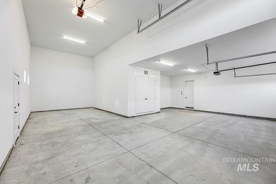 *Photo Similar Images* Built for an elevated luxury lifestyle - photo 18