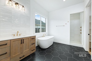 *Photo Similar Images* Built for an elevated luxury lifestyle - photo 26