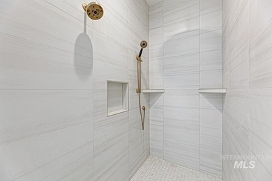 *Photo Similar Images* Built for an elevated luxury lifestyle - photo 28