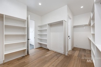 *Photo Similar Images* Built for an elevated luxury lifestyle - photo 29